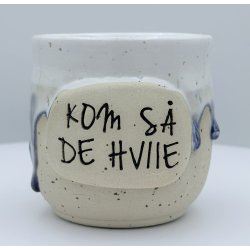 Keramik krus uden hank  og tekst "Kom s� de hviie"