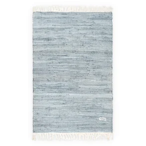 T�ppe i farven lysebl�, B60xL90 cm