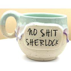 Keramik krus m/hank og citat-tekst "No shit sherlock"