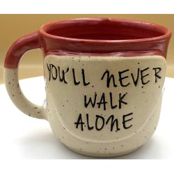 Keramik krus m/hank og citat-tekst "You�ll never walk alone"