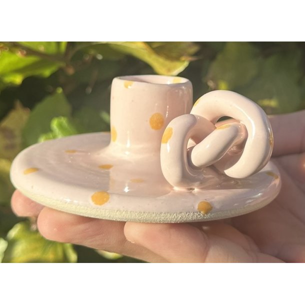 Keramik lysestage rosa med gule prikker