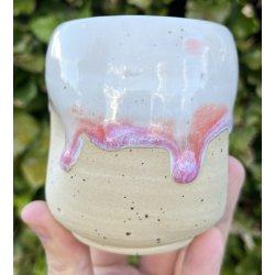 Keramik krus uden hank med lyserd lbeglasur