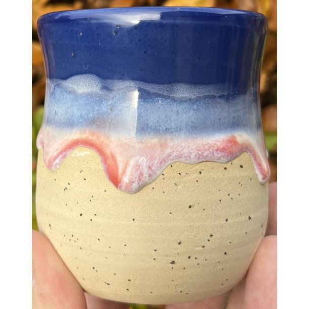 Keramik krus uden hank mrkebl med lyserd lbeglasur