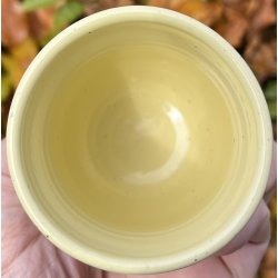 Keramik krus uden hank  gult m/lilla lbeglasur