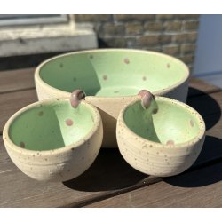 Keramik sk�l lime med lilla prikker og p�sat 2 ekstra dipsk�le � 15,5 cm