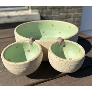 Keramik sk�l lime med lilla prikker og p�sat 2 ekstra dipsk�le � 15,5 cm