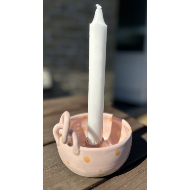 Keramik lysestage rosa med gule prikker