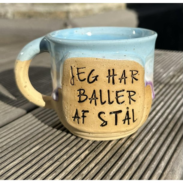 Keramik krus m/hank og citat-tekst "Jeg har baller af st�l" 