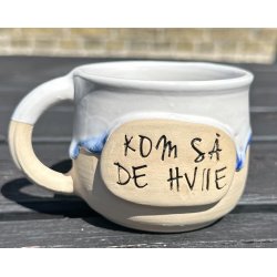 Keramik krus m/hank og citat-tekst "Kom s� de hviie"