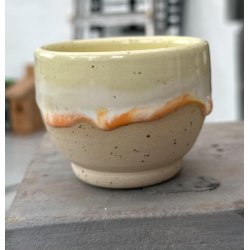 Keramik krus uden hank lys gul med orange l�beglasur